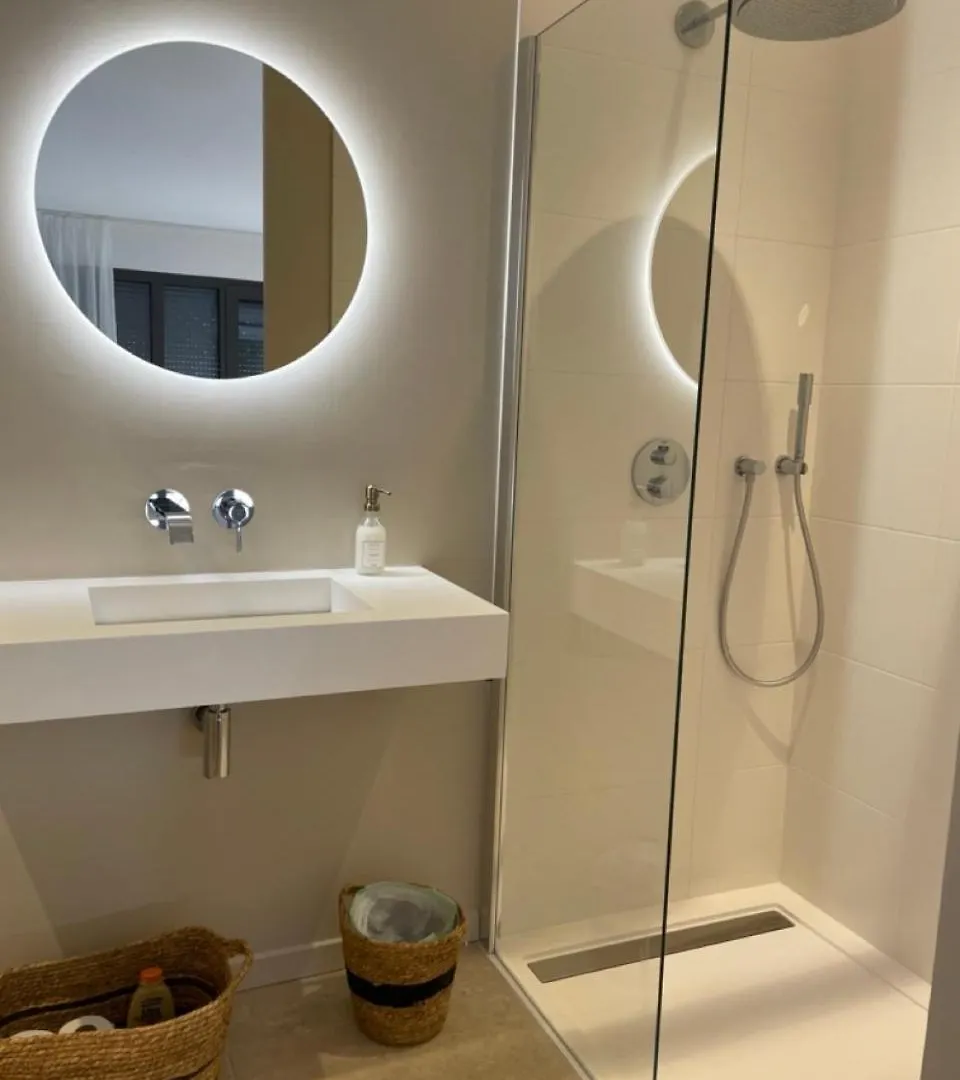 Suite 671 Reyrieux Homestay
